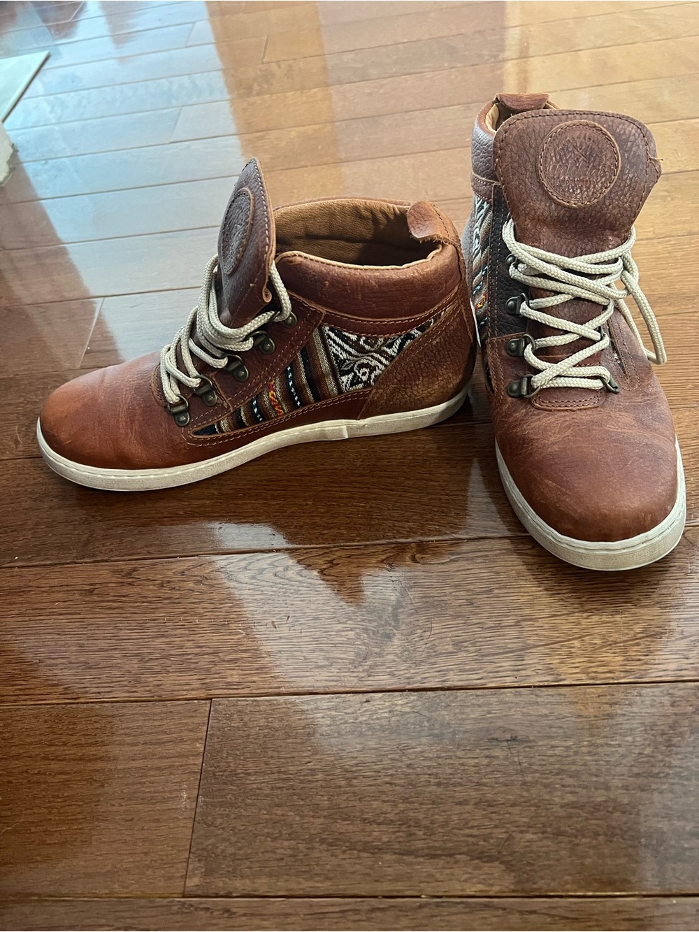 Women’s Inkkas Brown High-Top Casual Sneakers with Patterned Side Panels